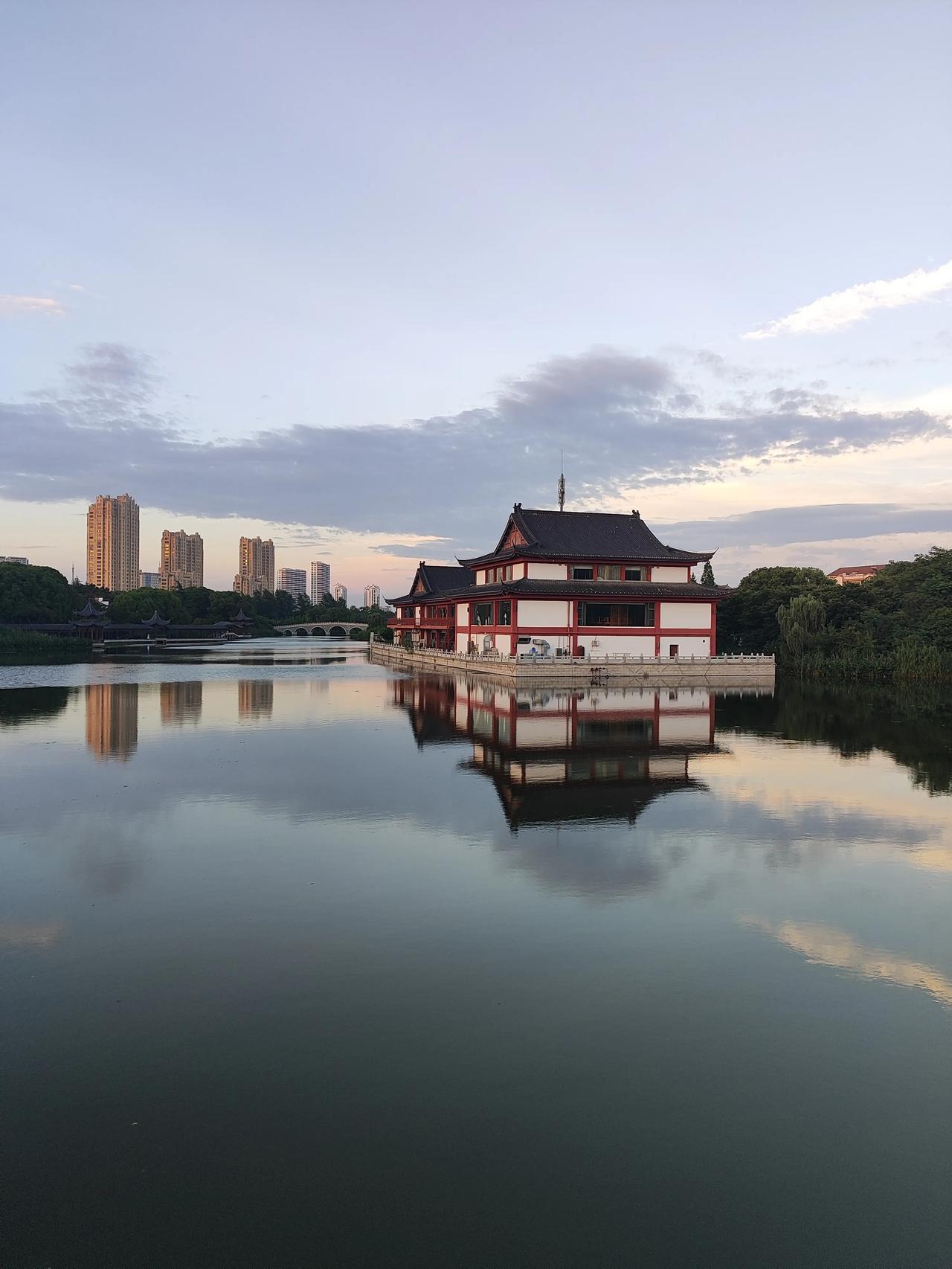 夏日生活打卡季吹吹晚风