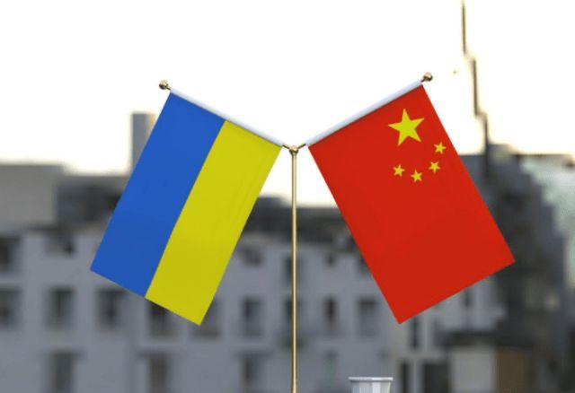美国主动改善同俄罗斯的关系，中方则邀请乌克兰外长访华！大国都在考量，冲突结束之后