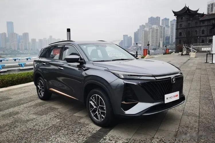 帮忙推荐一下11万能落地SUV，主要是城区道路，家里第一辆车，用个10年8年。
