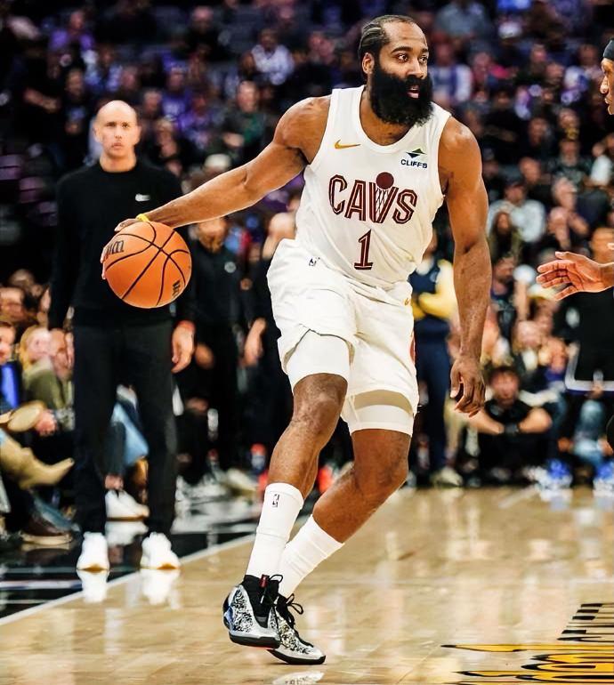 NBA现役无冠、季后赛胜场数前五里，个人实力最强都有谁？哈登真太苦了！胜场数断档