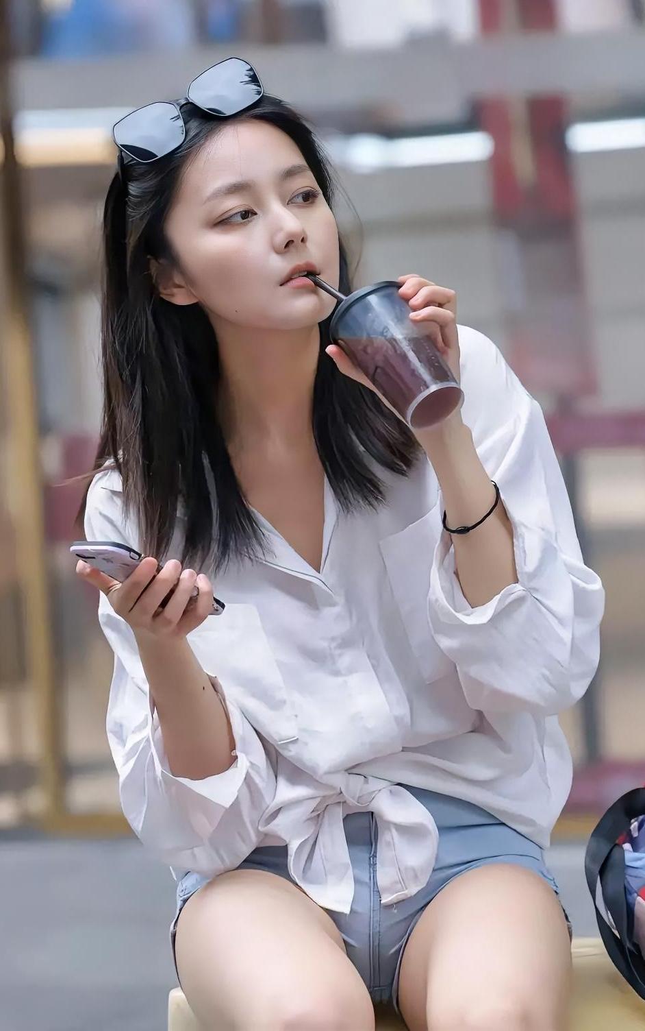 说人之短乃护己之短
夸己之长乃忌人之长
经常说别人短处的人，
其实是在掩盖自己的