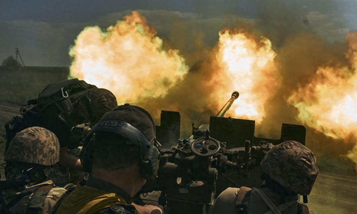 一天打了将近250次，并不是夸张，这是正面战场的节奏。红军城方向，一天之内近90