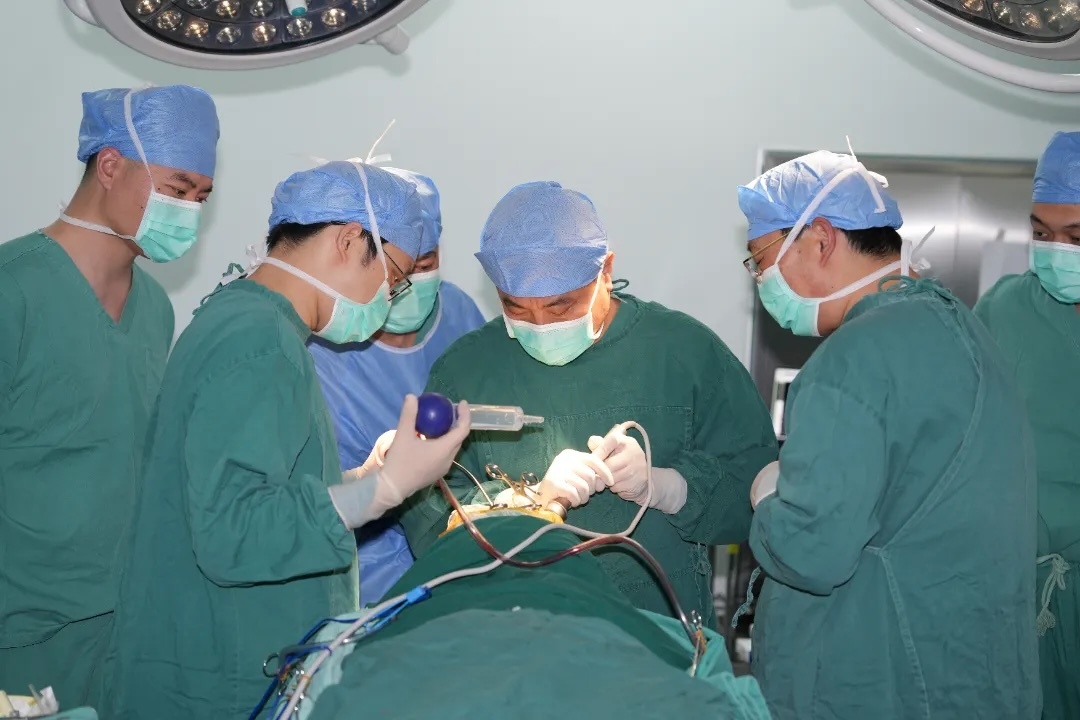 3月5日，南京医科大学附属无锡人民医院神经诊疗中心，成功为一名70岁的帕金森病患