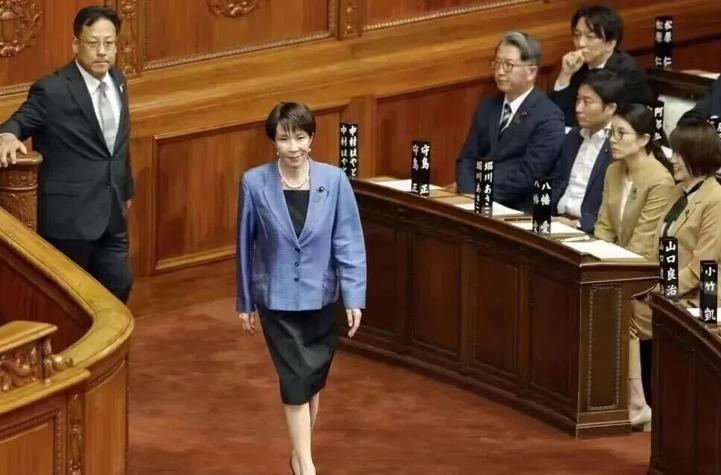 高市真的可以把自民党蠢哭，居然把自己的前程都押上，赌性实在是太大了！高市说，如果