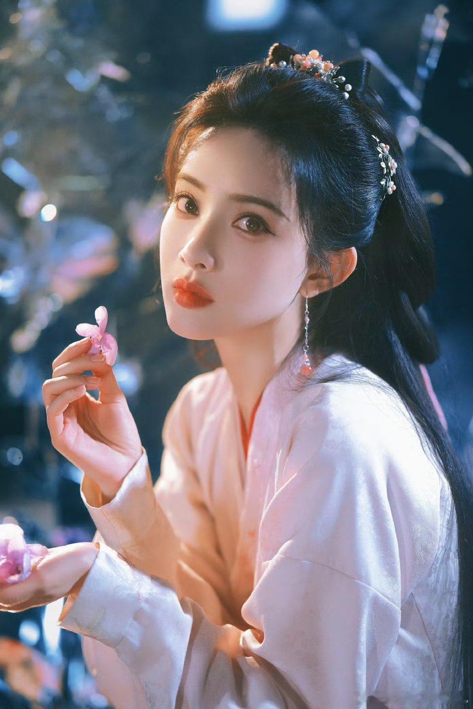 “不困内宅不耽情仇”的窦昭哲学，孟子义凭窦昭细腻层次感成功收获认可！ 