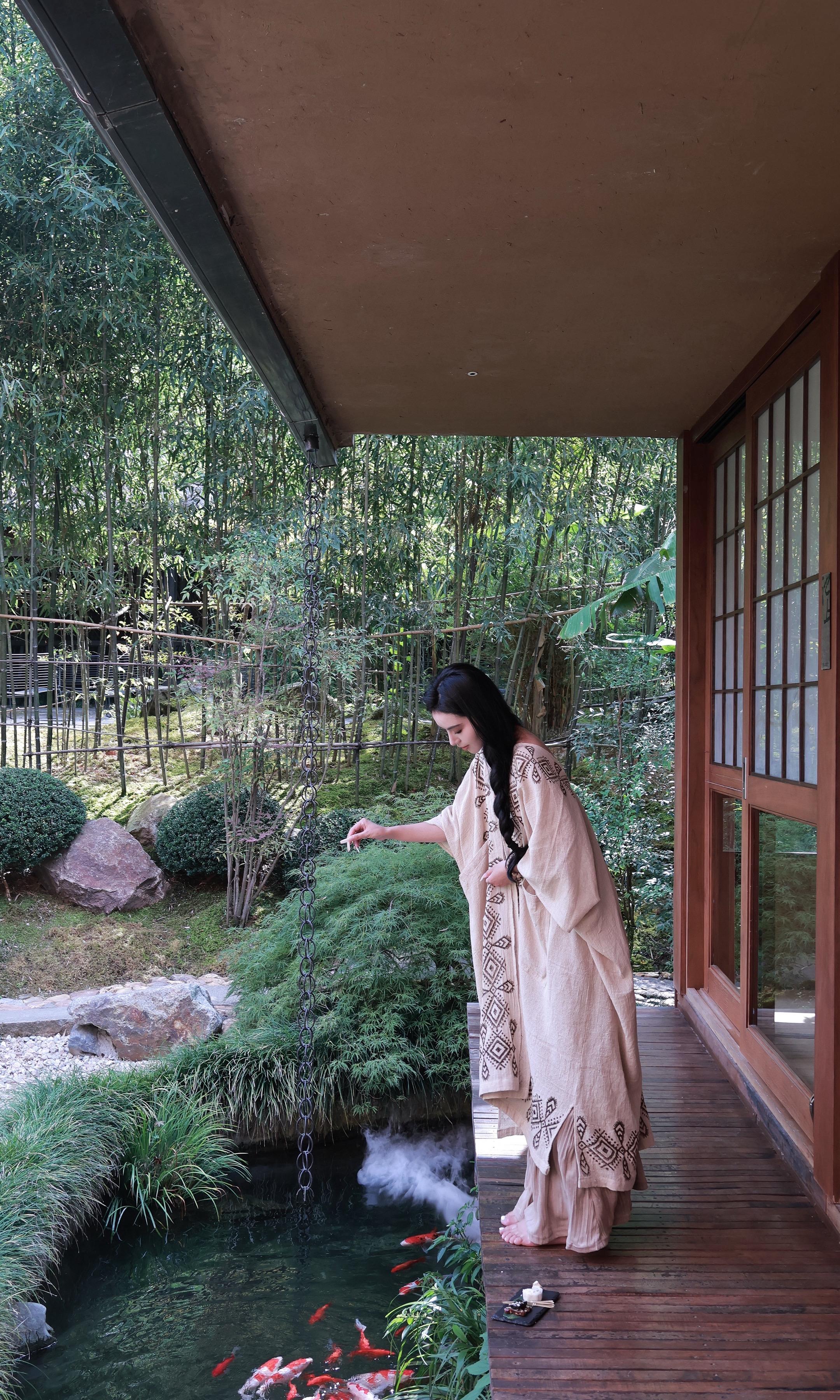 不如 放空  看山