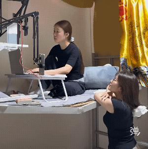 这个是学校的一项专业，因我常帮她们修手机平板，你落后了，不知道这项专业。[憨笑]