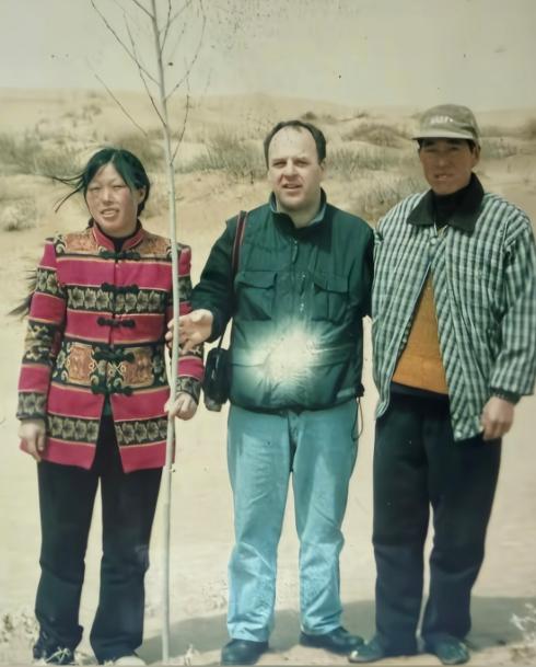 塞考斯说：这次我要走了，可能没机会再回来了…话还没说完，他就忍不住眼泪直流。临走