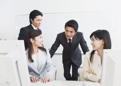 震惊！女老板暗中操控下属出轨，导致公司濒临崩溃，真实内幕曝光！


李然是一家中