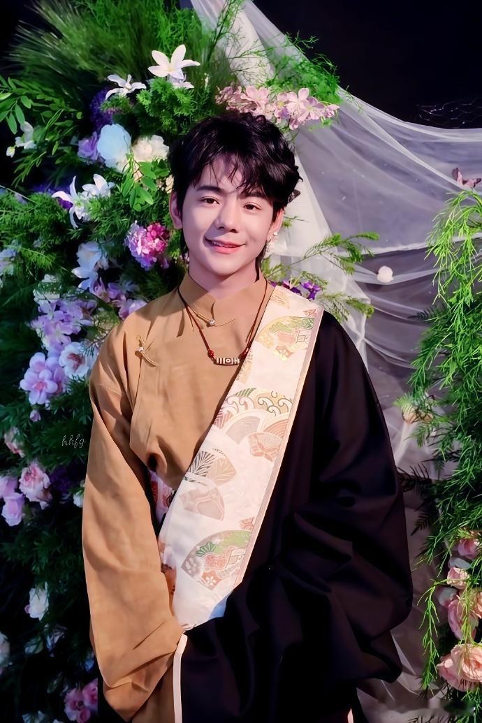 丁真发长文告别无限超越班丁真感谢节目组的包容与导师的教导，真正让他在这个舞台上找