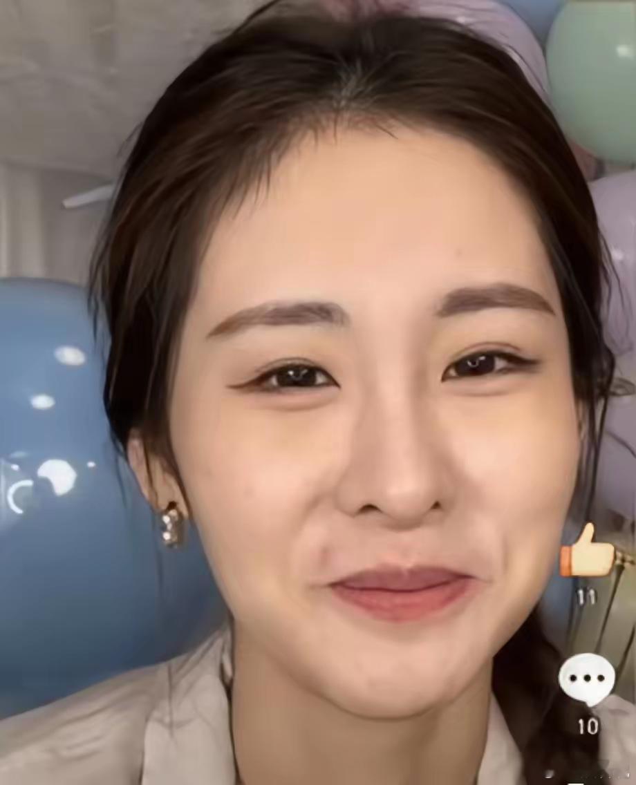 这是哪来的自信？居然敢不开美颜！[捂脸]歌确实唱的可以，但是这长相也是真的普，大