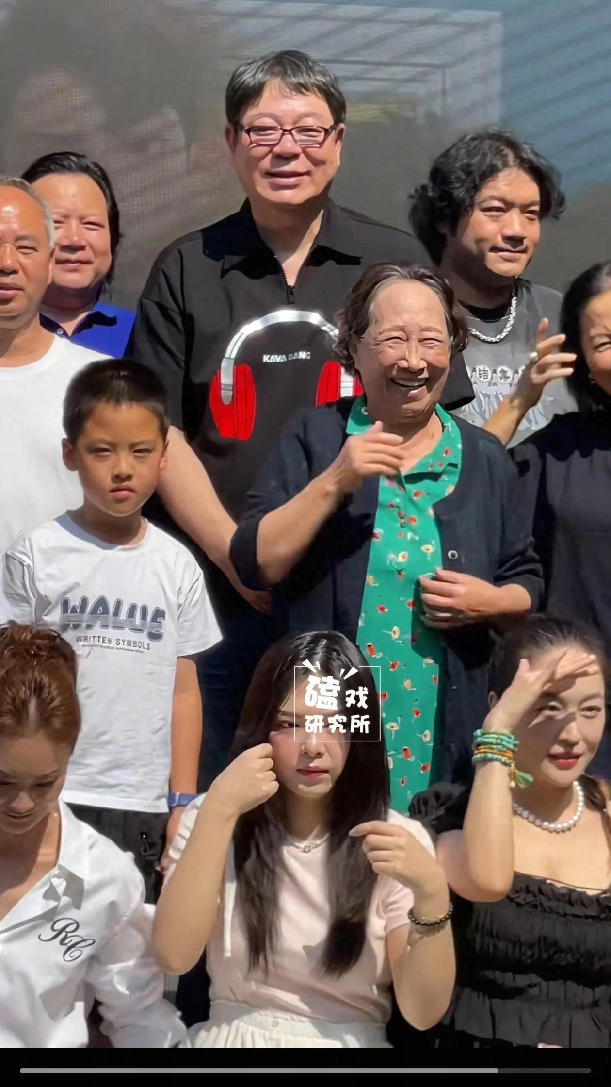 11月28日报道，电视剧《家有儿女》是多少人的儿时回忆，然而20年过去了，当初的