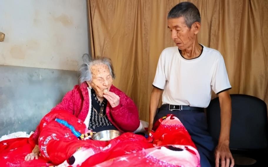 “中国长寿之母”今年元旦离世，1902年出生的林蛇母，共有100多名儿孙，可让人