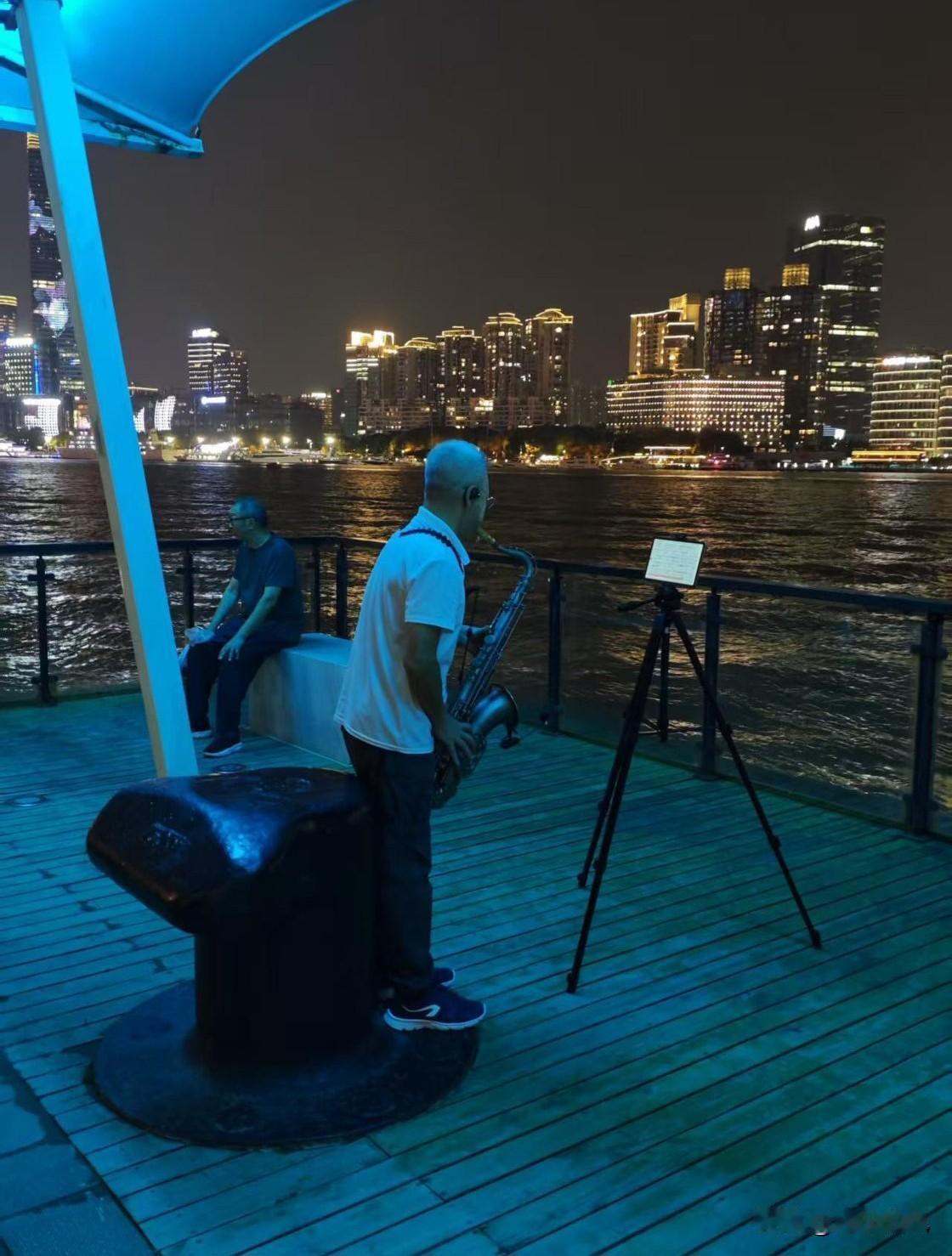 买断工龄之后，如果继续缴纳养老金，比如，通过挂靠单位缴金，或者另寻一份工作延续缴