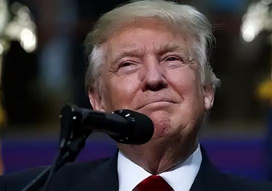 就在中国紧锣密鼓筹备九三阅兵的时候，美国突然甩出一记“清洗令”，直接把中美关系推