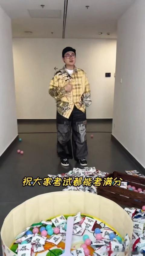吕严对食物有的是力气和手段 吕严闯进满分男赛道了天才厨人         那个巨