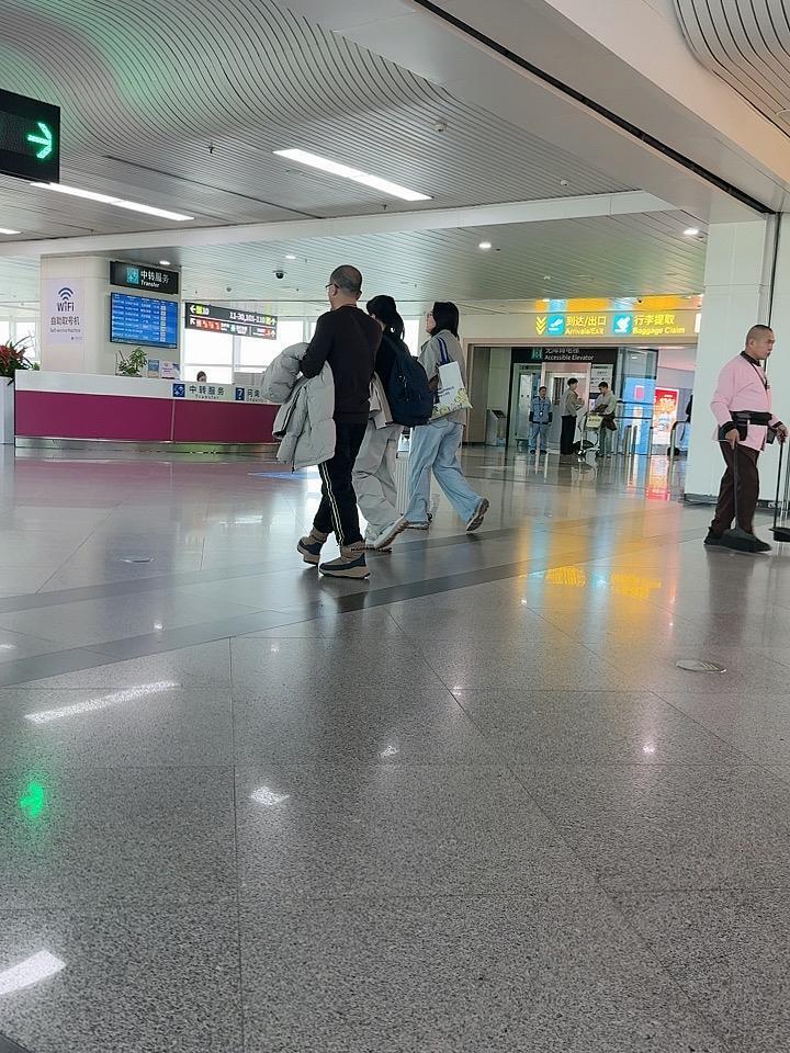 华人和日本老人，即使年纪很大，乘坐飞机的时候，也很少去申请轮椅，印度人就不同，不