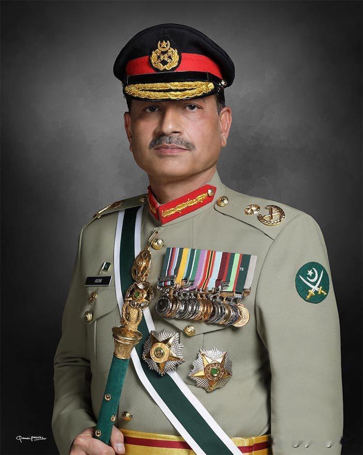 🇵🇰 巴基斯坦任命陆军参谋长兼武装部队司令

巴基斯坦总理夏巴兹·谢里夫批准