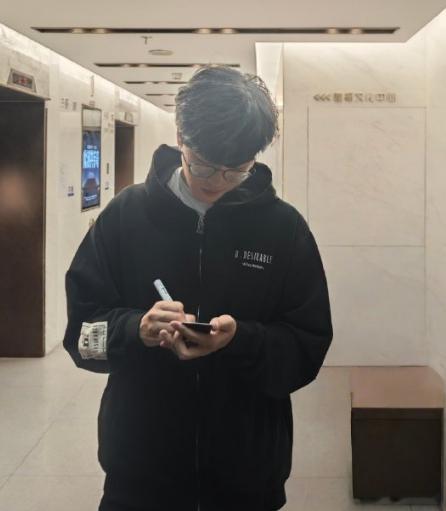 这很明显就是edg正好趁着wb爆炸，互换打野宰一笔，至于来的是谁，对edg来说能