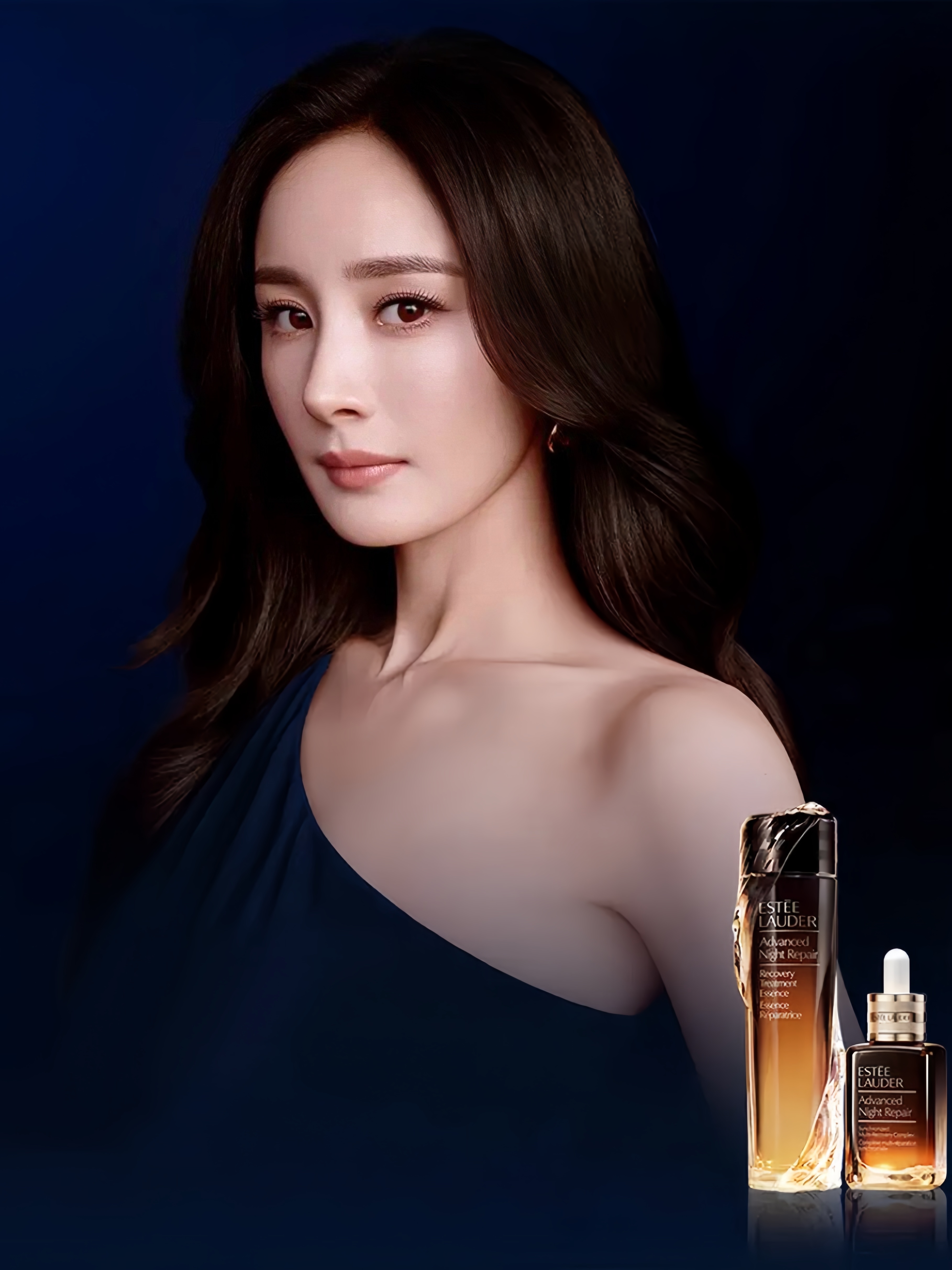 杨幂 x 雅诗兰黛小棕瓶全修关系释出一组高清KV，非常高级的一支大片[手指比心]