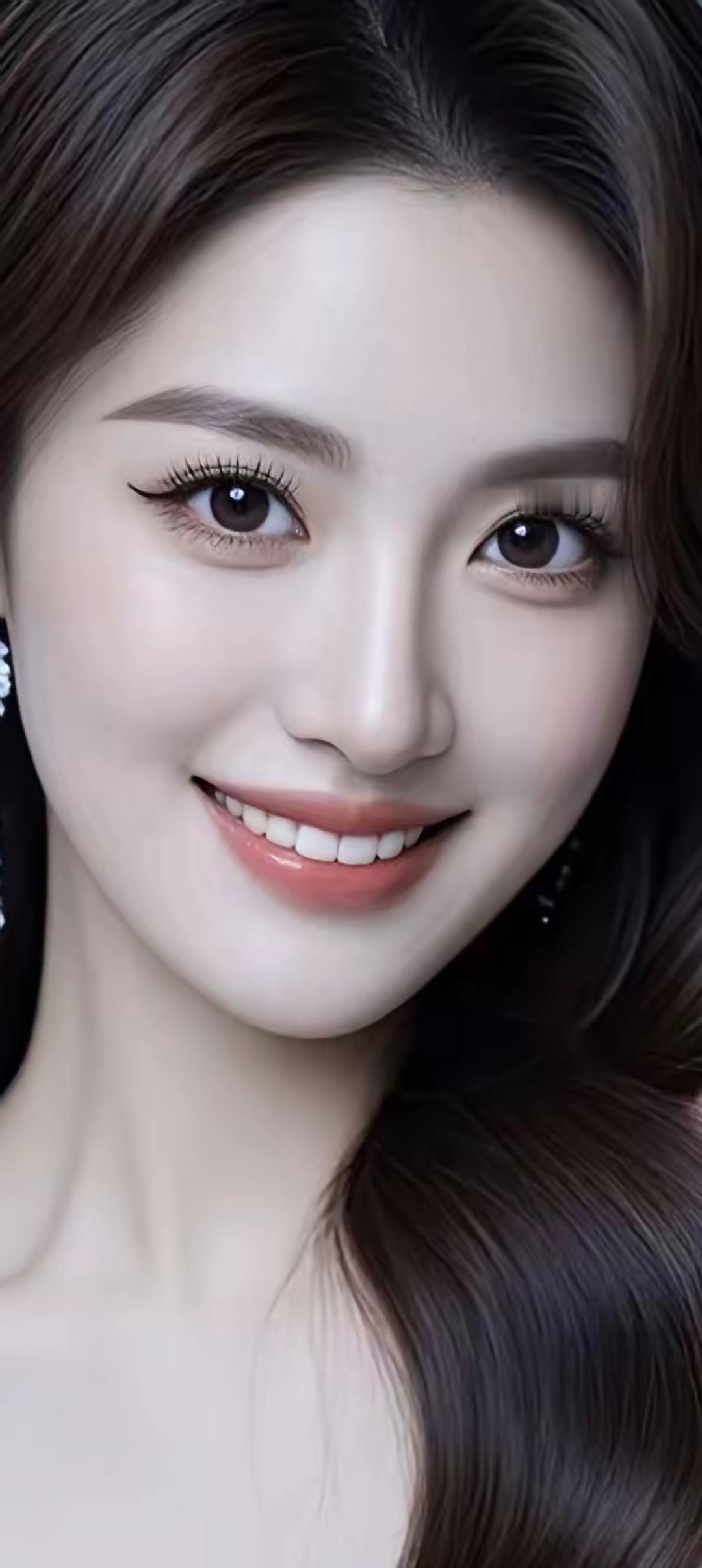 温柔甜美的微笑，散发着无限魅力！😊✨