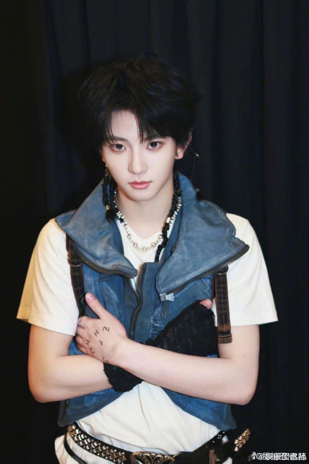 穆祉丞录周五晚高疯路透穆祉丞录周五晚高疯路透来啦，弟弟也是好起来了，继续冲呀穆祉