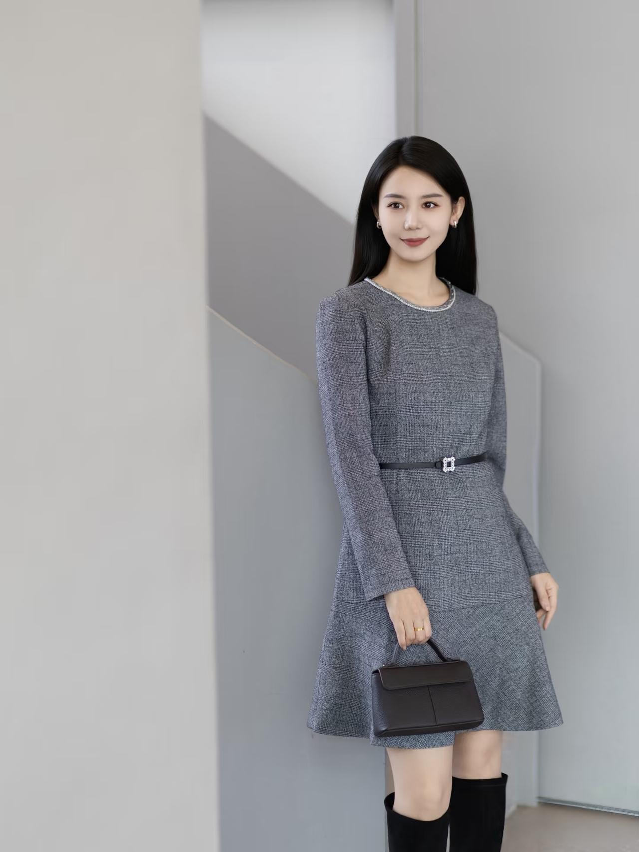 怎样穿搭知性又显身材?