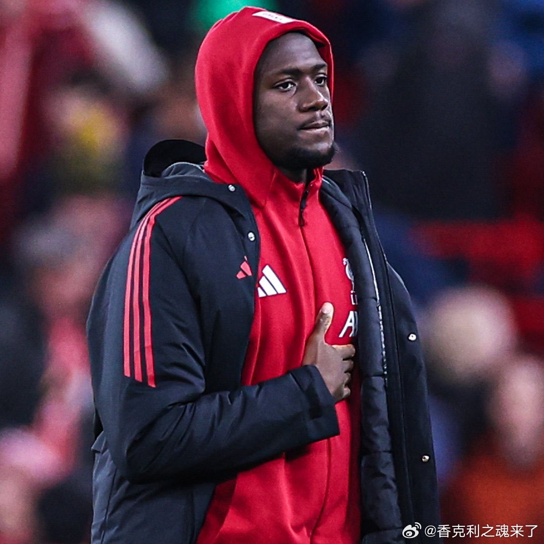 天空体育记者透露利物浦仍致力于与科纳特完成续约，前提是双方能就条款达成一致。科纳