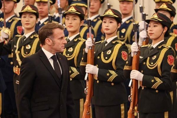 马克龙，访华拿好处，访日递刀子，G7拒邀中国是给谁送投名状？

2026 年的外