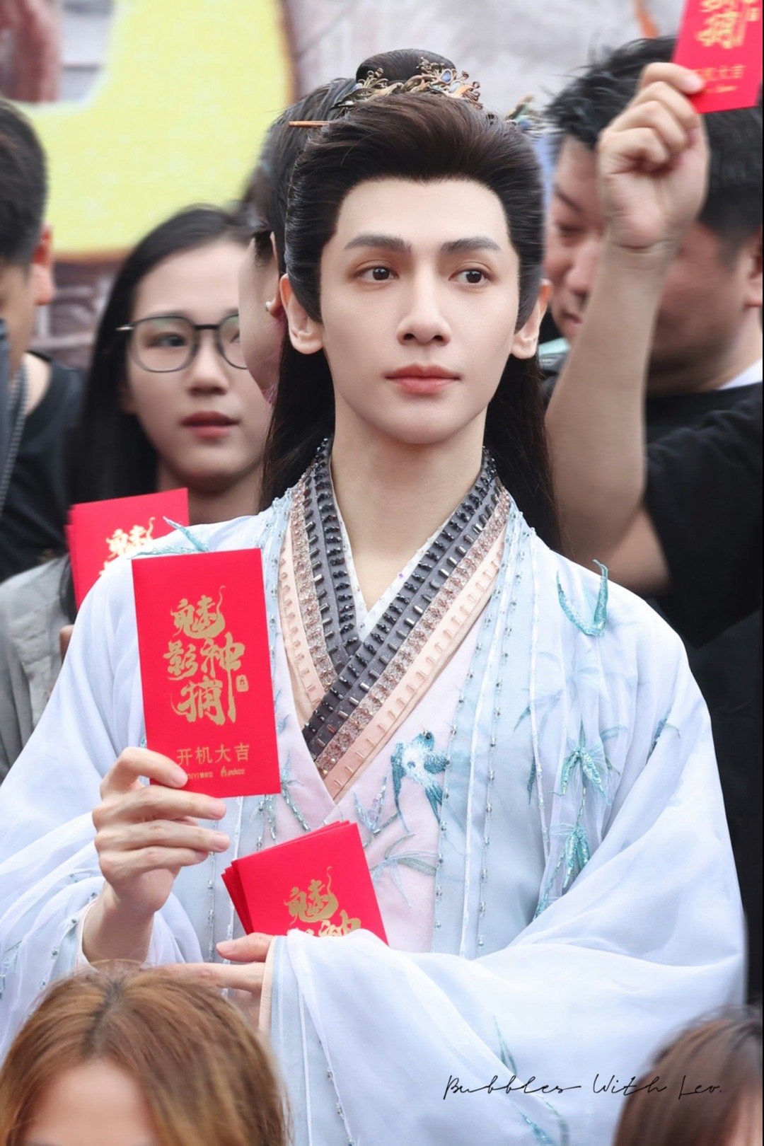 我是可爱的搬运工（图源见印）罗云熙《魅影神捕》开机饭拍2025.06.13早上好
