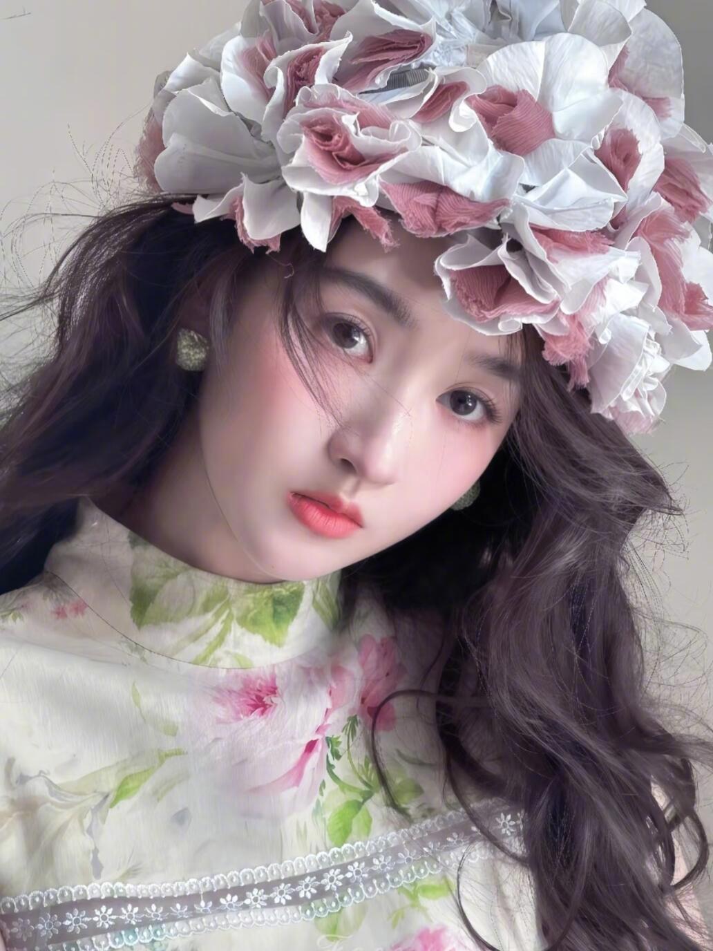 王玉雯18岁到29岁颜值变化王玉雯18岁脸圆乎乎的，29岁整个人气质直接开了挂！