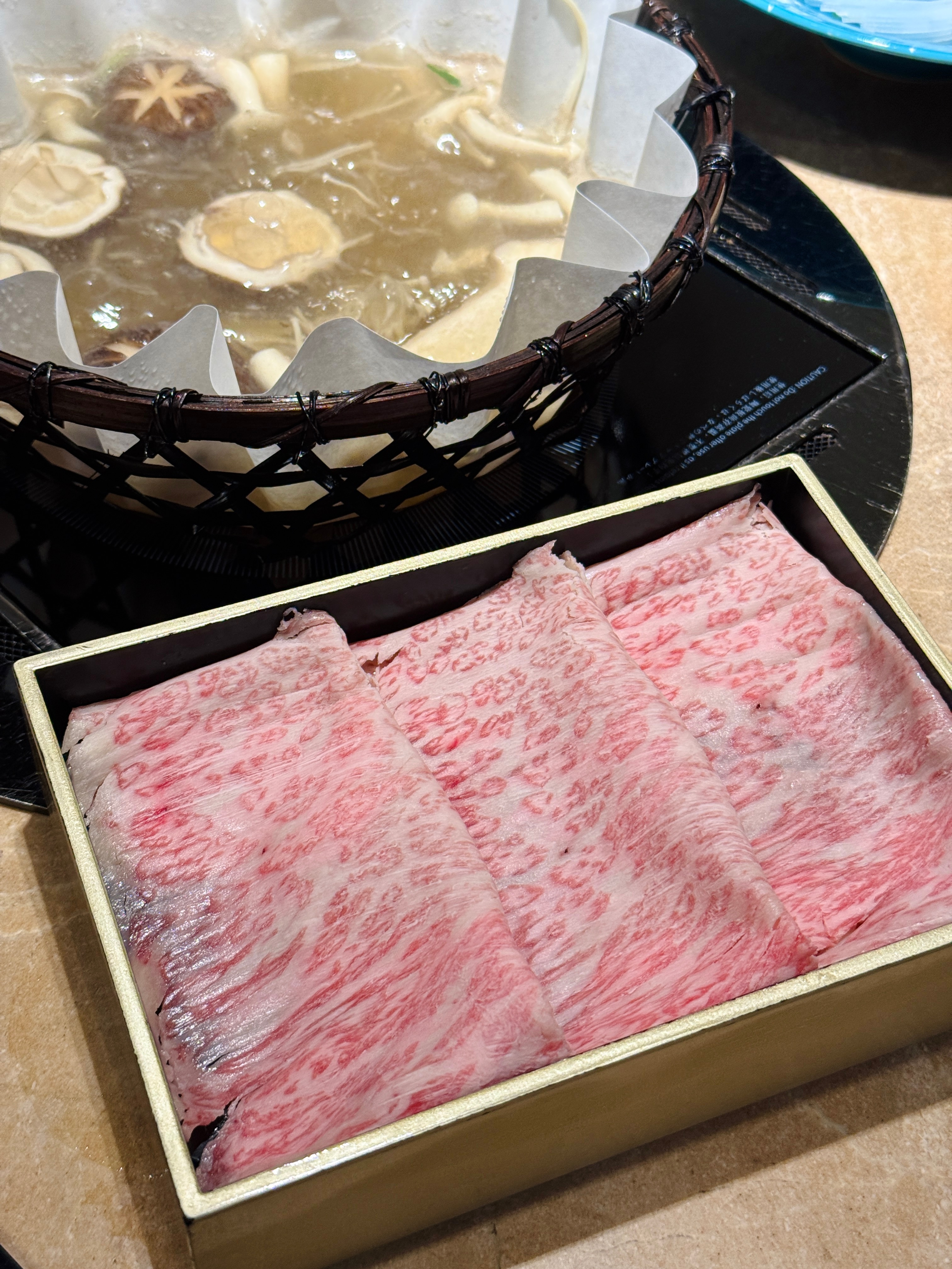 今天吃的这家，非常清淡，根本吃不着什么重口味，超级无敌清淡。。。食材特别好，就是