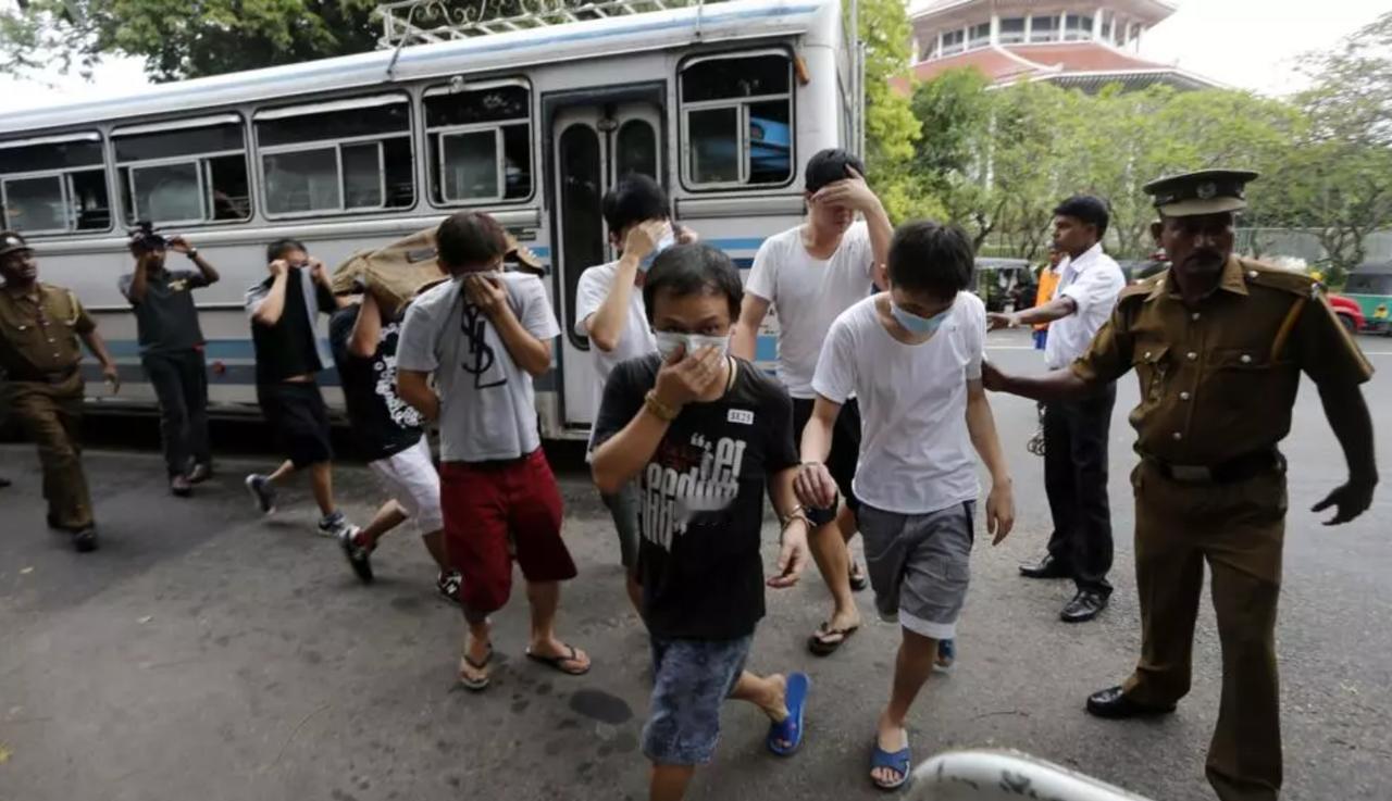 今天上午处理一起帮助信息网络犯罪活动罪（简称帮信罪）案件，疑犯帮助办理了多张信用