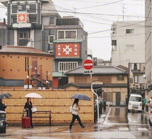 努力固然重要，但也请不要勉强、苛责自己，对自己好一点。——  松浦弥太郎 ​​​