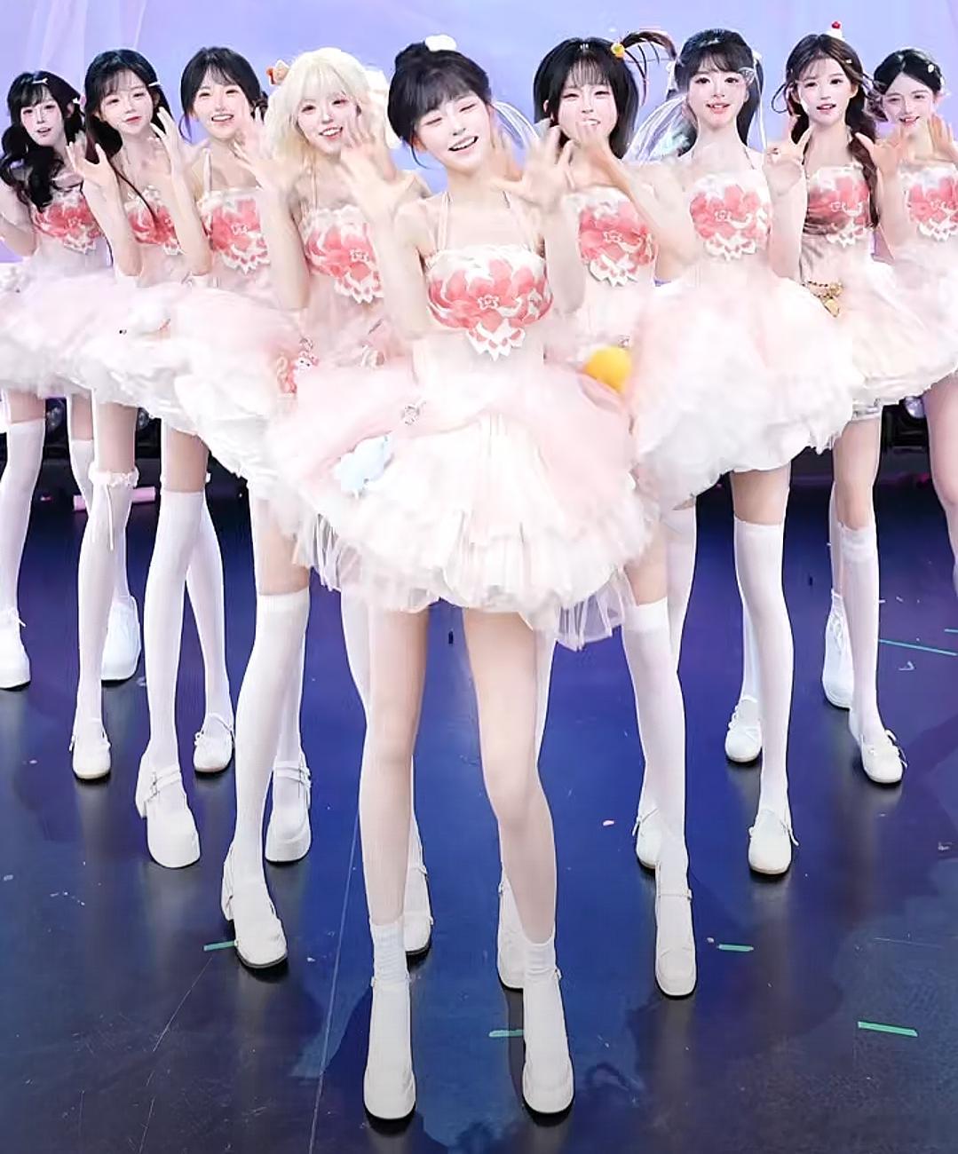 洋洋高锐“佛愿……超然”◎梦……不小心一下……掉进了魔境◎惶惶张张望……一幢幢小