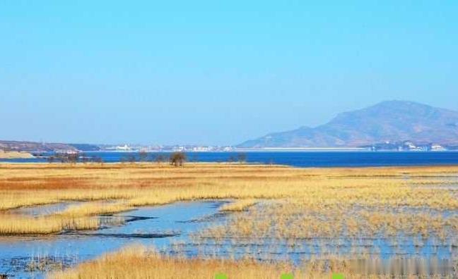 【陆浑湖】陆浑湖水利风景名胜区所依托的陆浑水库是一座以防洪为主，结合灌溉、发电、