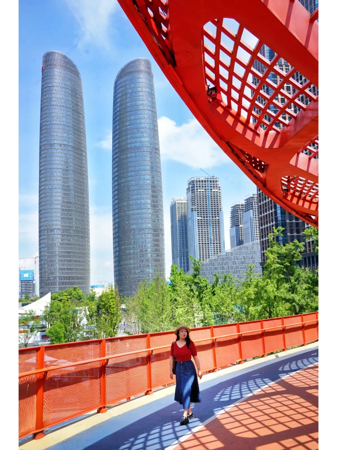 成都citywalk｜拍双子塔的180种姿势