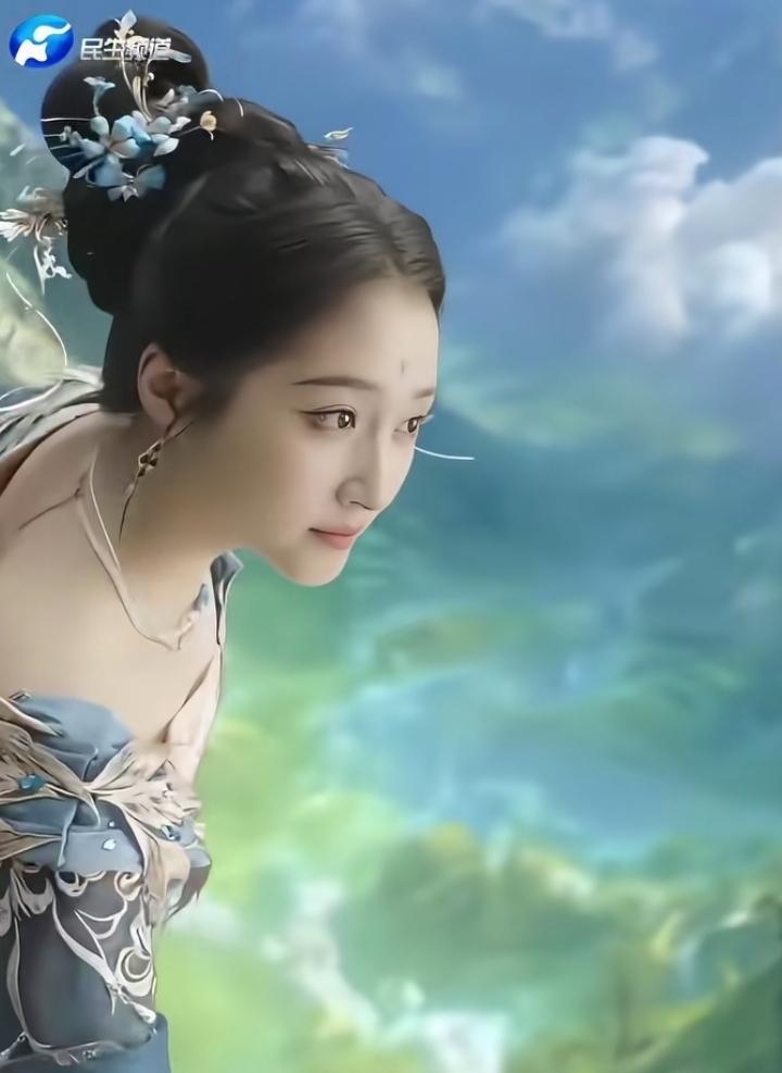 关晓彤在河南春晚《瑞鸟报春》穿一袭瑞鸟华服，直接把年味和仙气拉满，她化身青鸟神女