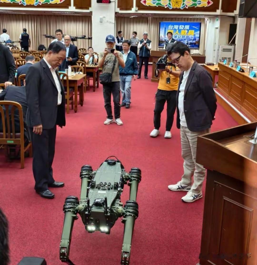 帅化民今天上午的发言，直指台湾武器发展的战略核心。
8月11日上午，帅化民在台立