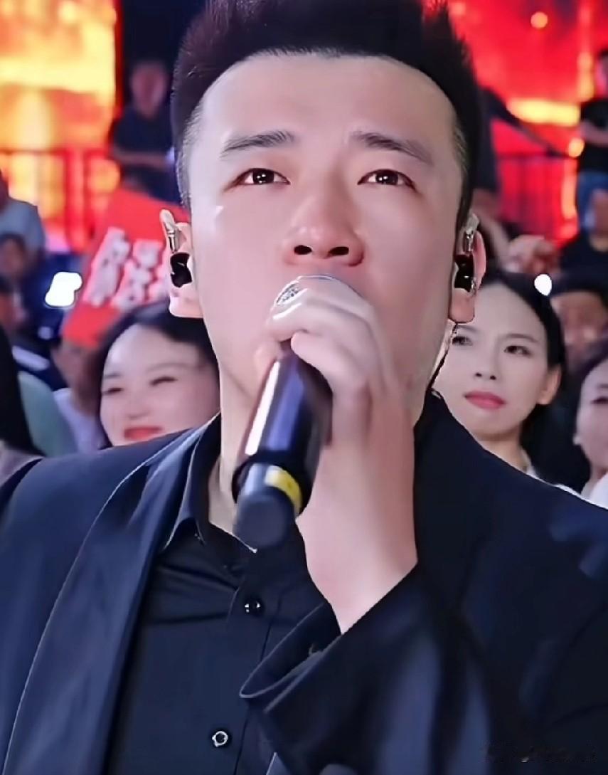 木森被朋友感动哭了！
木森四年前在ks平台坐拥千万粉丝，无端遭遇打压、账号被收回