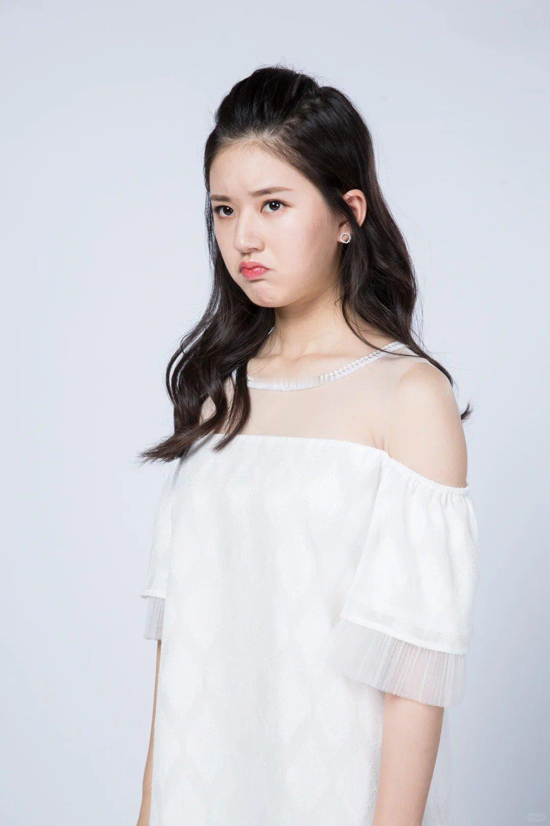 早期赵露思也很好看啊 