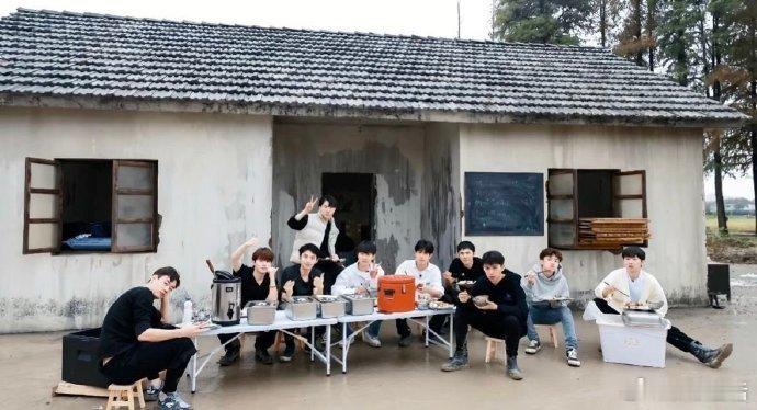 十个勤天版中国人能飞种地吧从农田走向更远的地方，十个勤天不止扎根土地，一路成长，