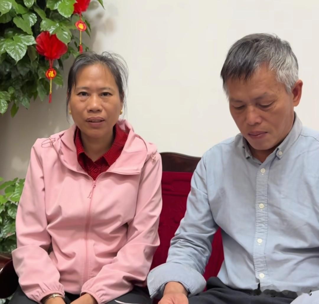 大家不用担心梁志辉妈妈了。梁志辉和爸爸都发视频说现在病情已经稳定，感谢粉丝的牵挂