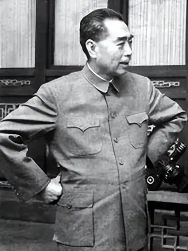 一日为师，终身为父！当年蒋介石无数次想对周恩来痛下杀手、彻底除之，可始终不敢真正