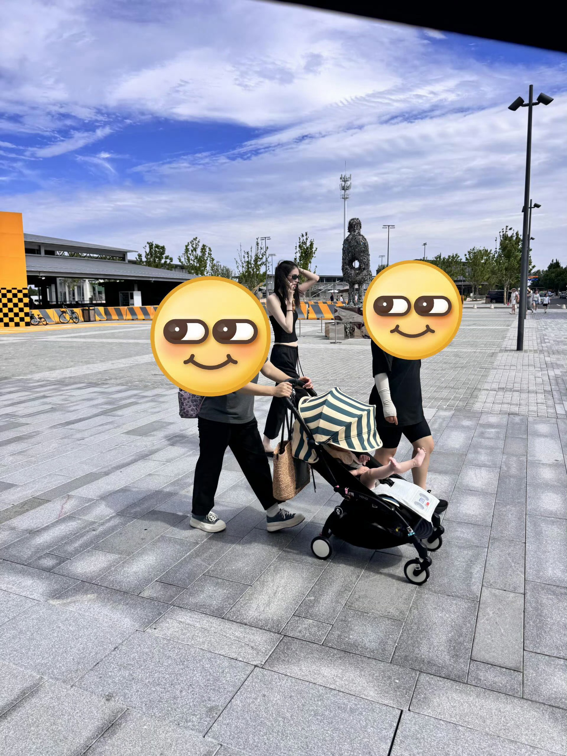 阿那亚偶遇何穗儿子何穗带娃阿那亚度假  有网友在阿那亚偶遇何穗带娃！ 