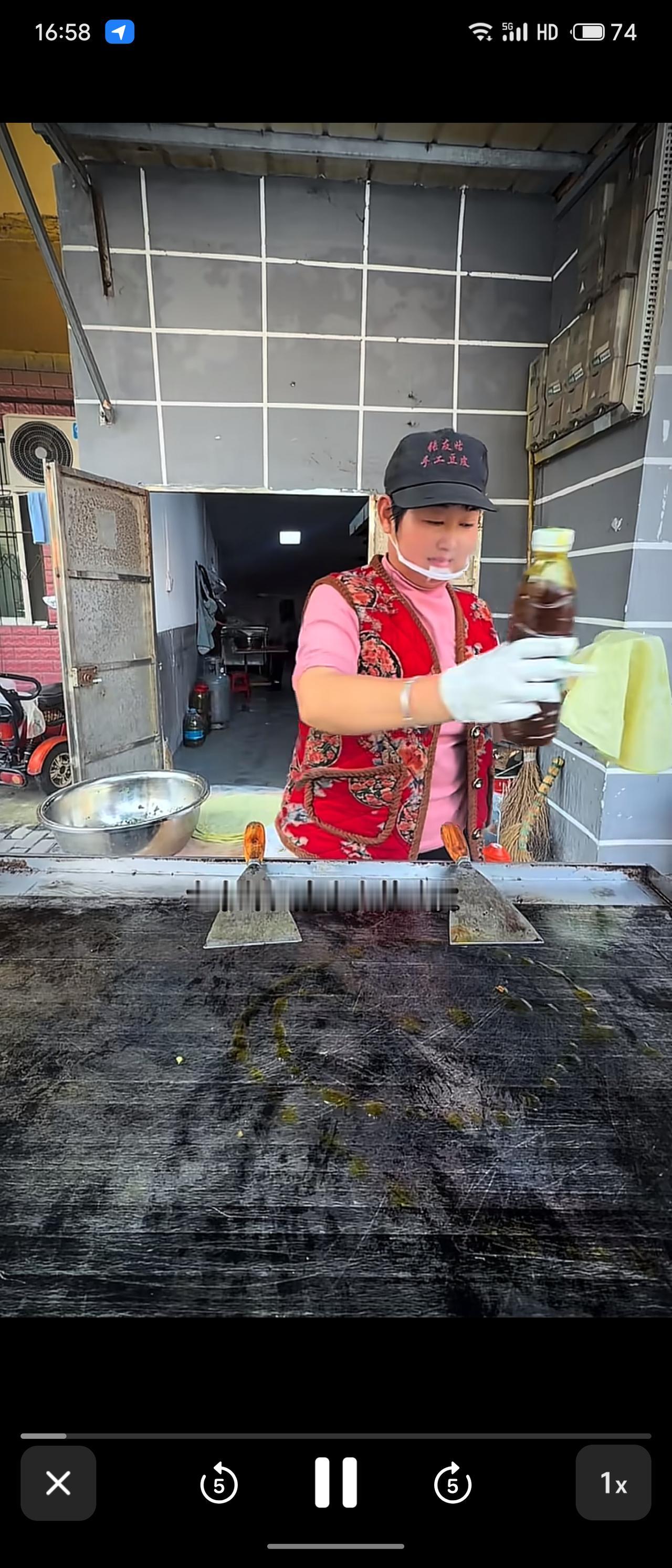 晒出你的本地生活孝感应城田店张友姑豆皮，是当地传承数十年的地道风味。精选田家黄豆