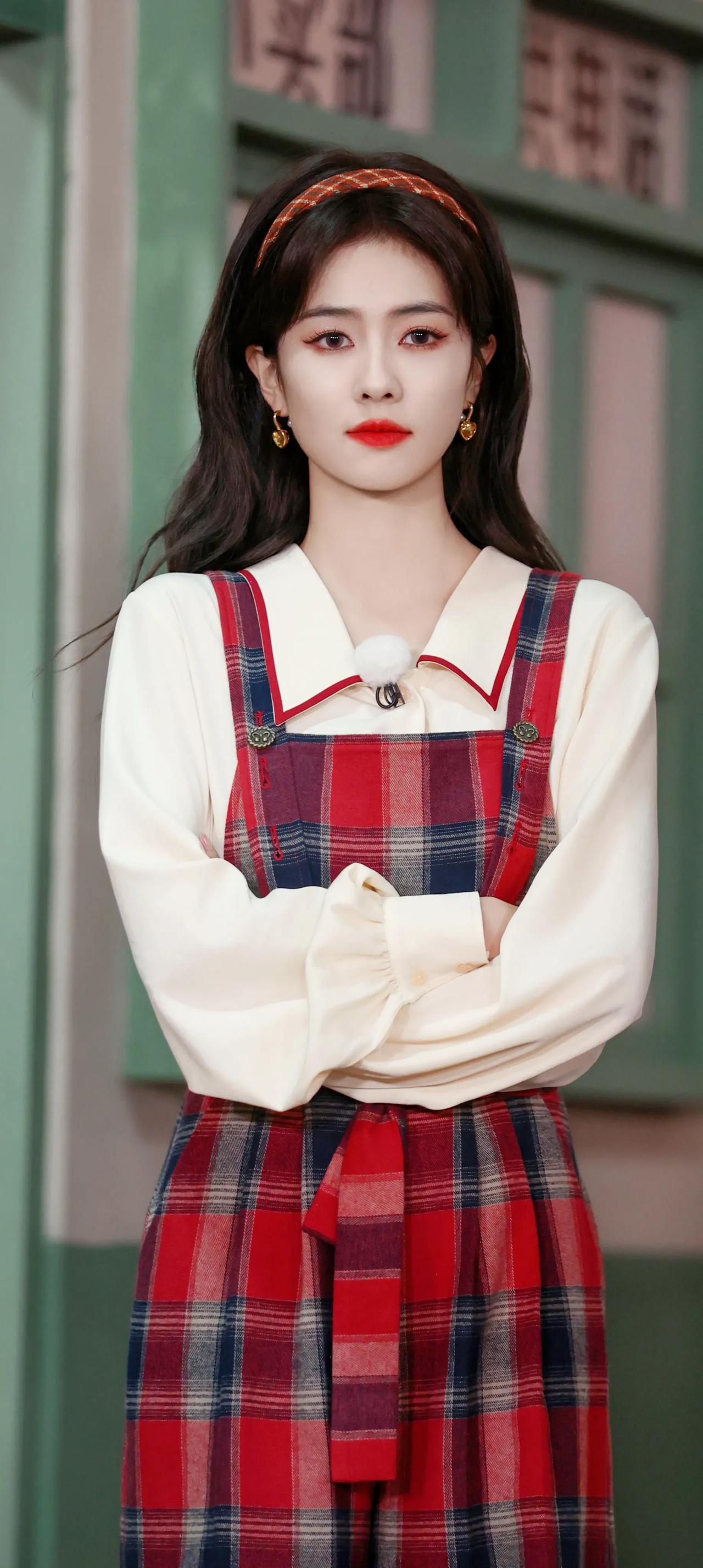 青春靓丽
达人推荐 女主角唇泥