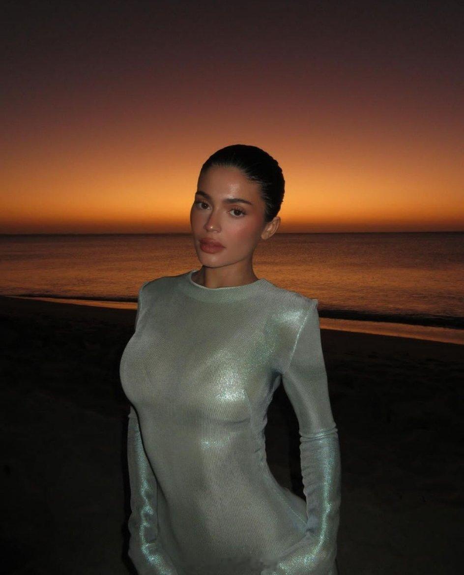 kyliejenner ​​​
