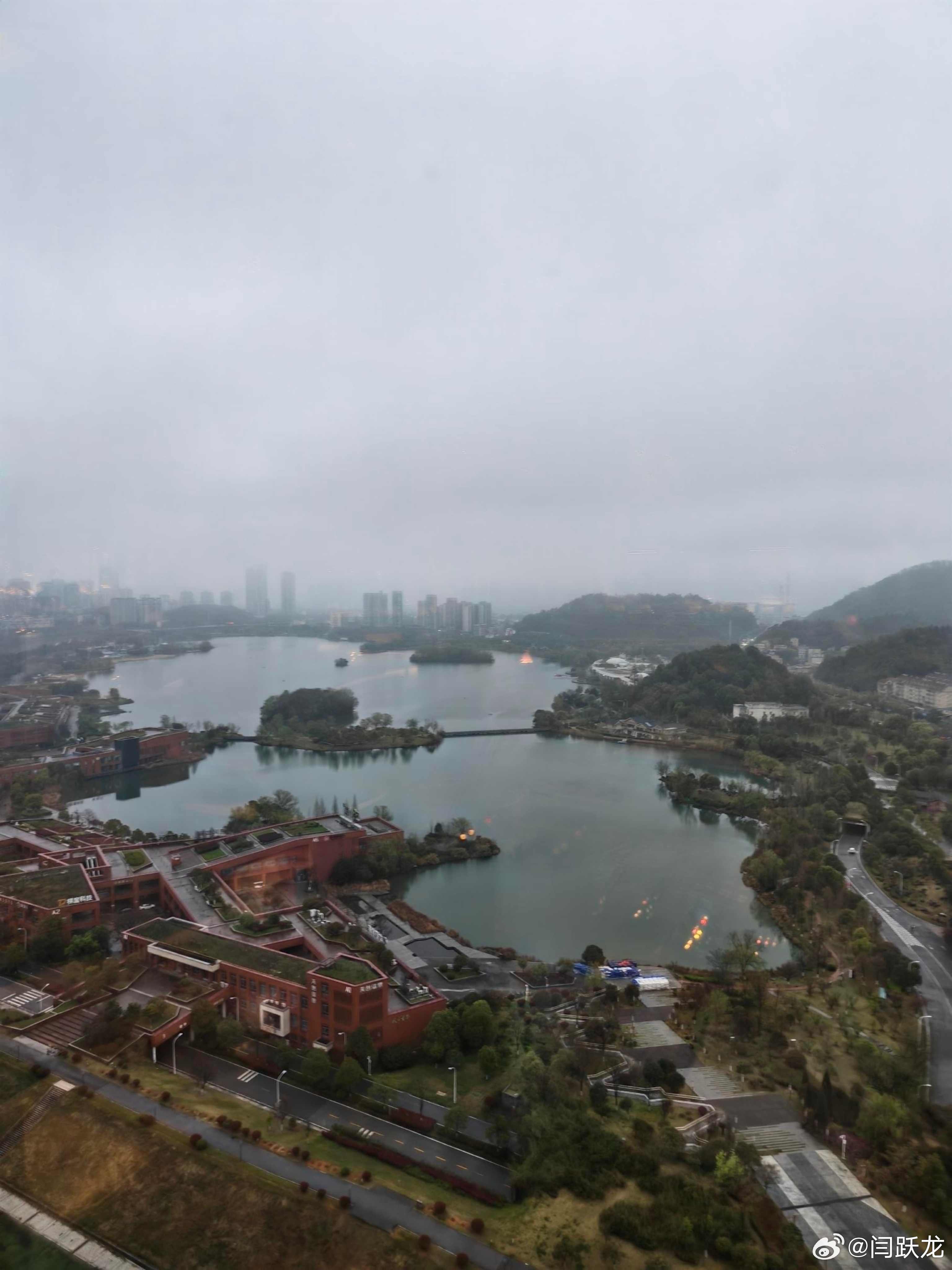 长沙每天都是这种灰蒙蒙的天气。 