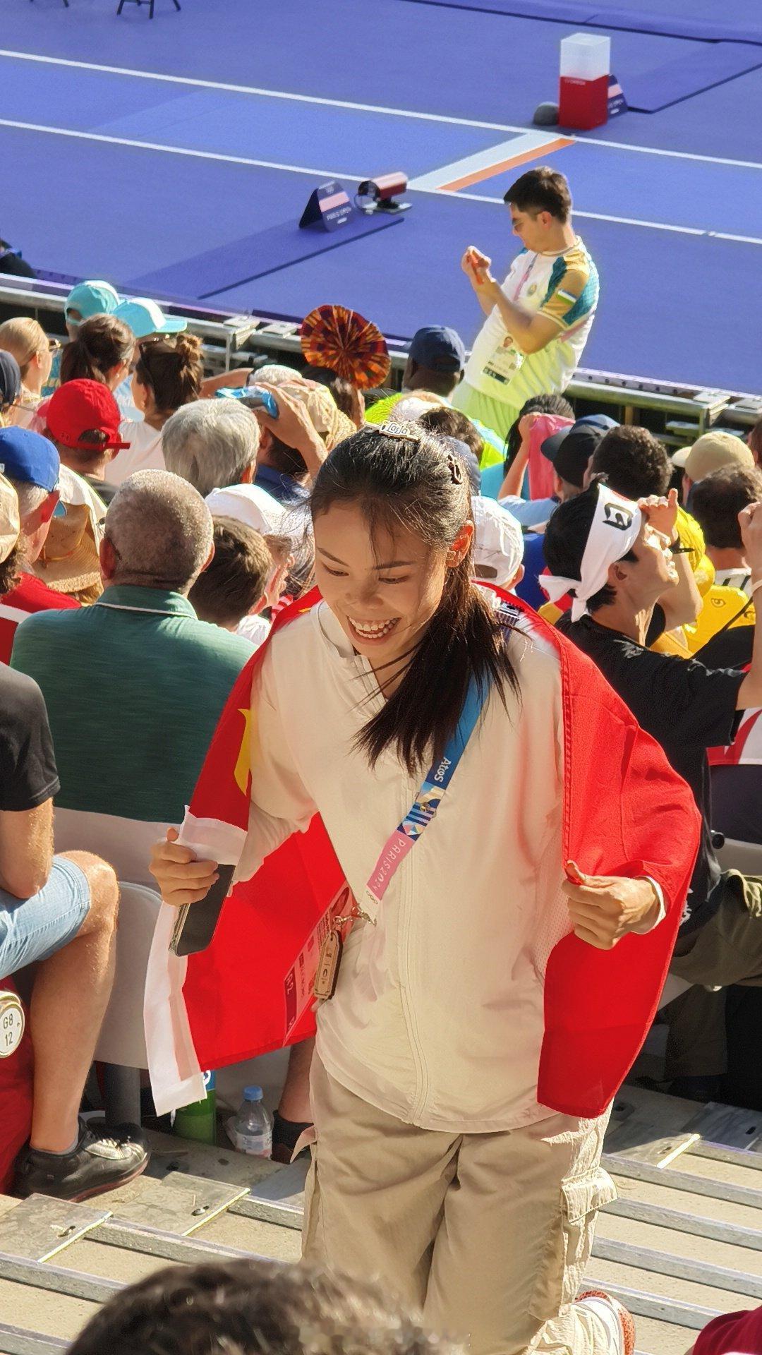 朋友们，#巴黎奥运会# 田径今天上午单元关注400栏谢神、莫仔、格格的表现！#你